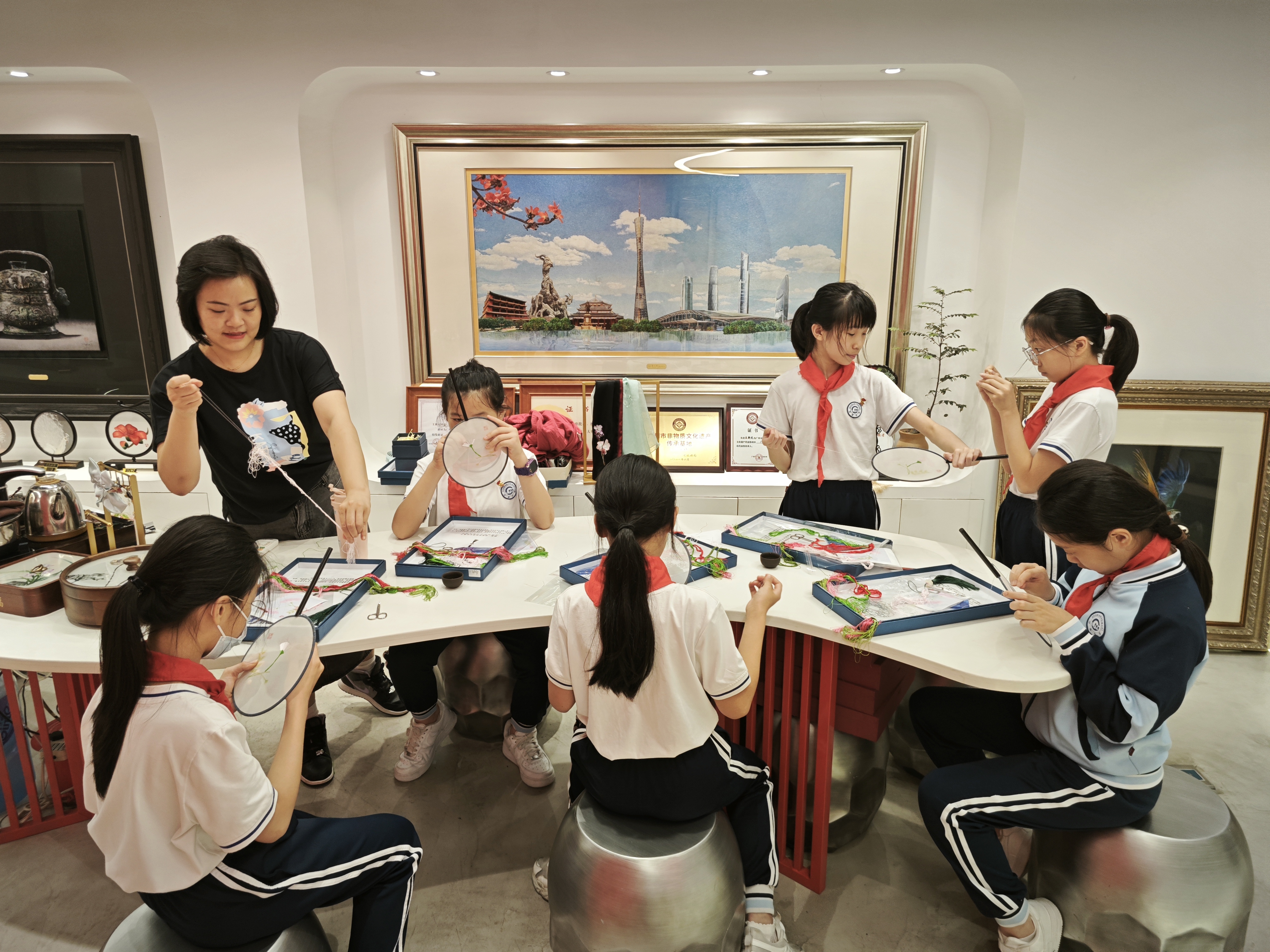 4-2 广绣.jpg