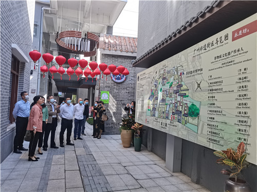 考察团现场图.jpg