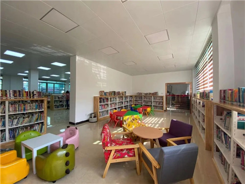 图二：荔湾区图书馆多宝街分馆儿童阅览区.jpg