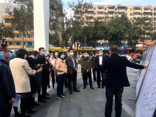 2021-1-7区人大常委会组织开展会前专题视察活动5_副本.jpg