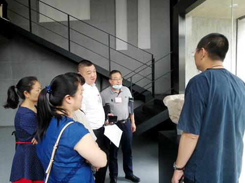 2021-3-22冲口街组织联组人大代表开展“深挖历史文化 聚力荔湾发展”专题调研活动（组图）2_副本.jpg
