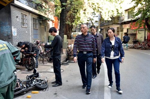 2021-3-23人大华林街道工委组织代表开展走访社区活动（图）_副本.jpg