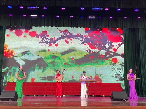 区文化馆《狂欢》《青花瓷》.jpg