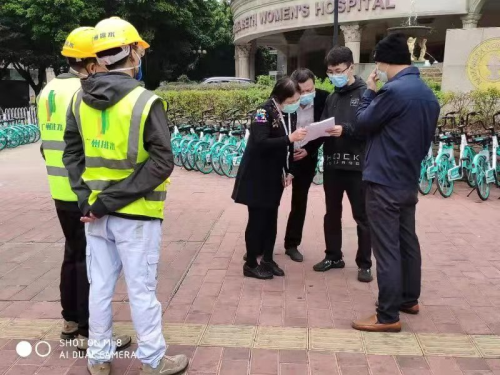 工作人员对广州伊莉莎白妇产医院废水预处理设施设置及运维情况、污水去向等信息进行现场核查.jpg