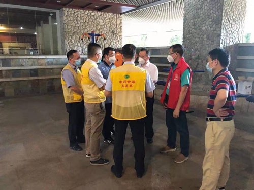 2021-5-31人大代表慰问石围塘街道一线抗疫医护和工作人员1_副本.jpg