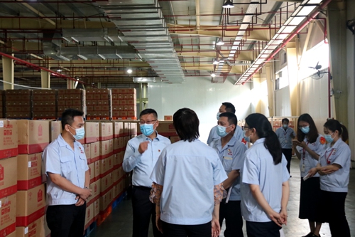 2021-6-9人大代表赵利平：默默奋战在“抗疫保供线”上的“战士”1_副本.jpg