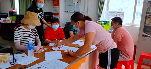 2021-6-12冲口街联组人大代表助力疫情防控阻击战2_副本.jpg
