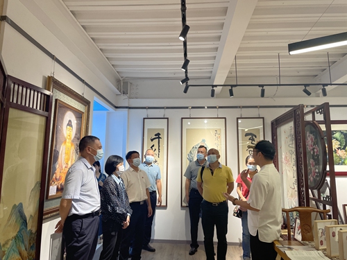 2021-7-27人大昌华街道工委组织联组代表开展上半年集中视察暨“更好发挥人大代表作用”活动2_副本.jpg