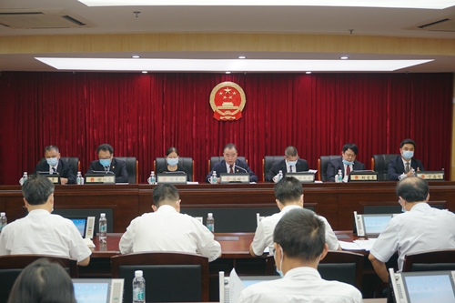 区人大常委会主任樊伯欢主持召开区十六届人大常委会第六十二次会议.jpg