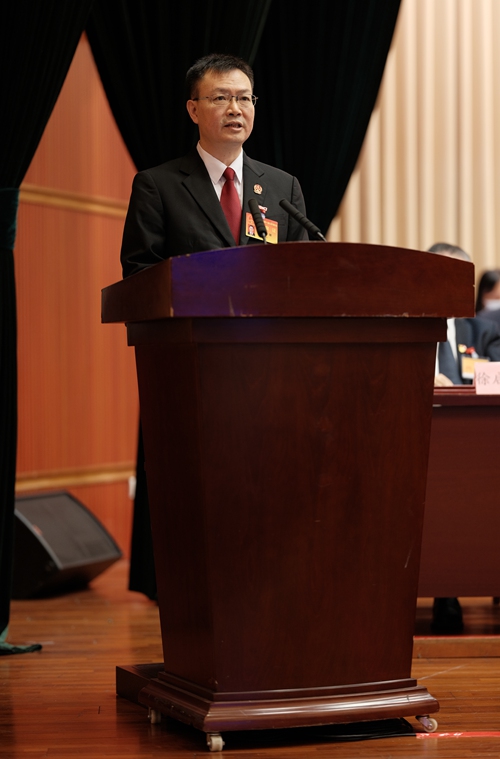 2021-10-27 荔湾区十七届人大一次会议第二次全体会议 罗少雄_副本.jpg