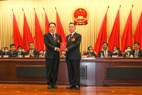 2021-10-29广州市荔湾区第十七届人民代表大会第一次会议胜利闭幕（组图）2_副本.jpg