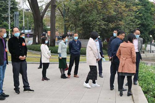 1.10 桥中1区人大代表视察城市碧道项目_副本.jpg