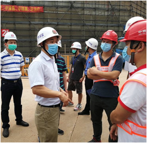 白鹤洞街:开展在建工地安全生产检查行动(图)