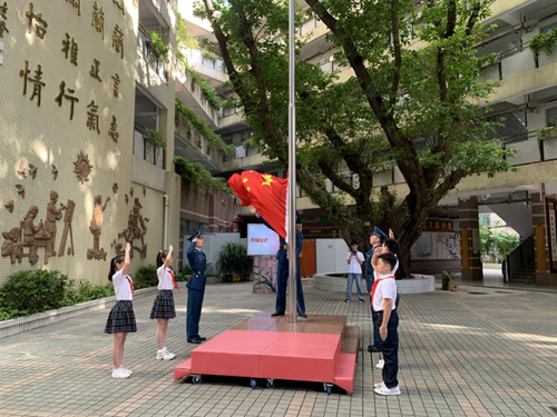 逢源街：“军姿燃国庆，红歌颂中华”1.png