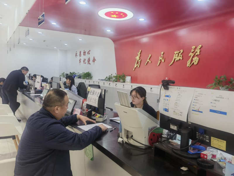 中南街：服务见真情 为民办实事（组图1）.png
