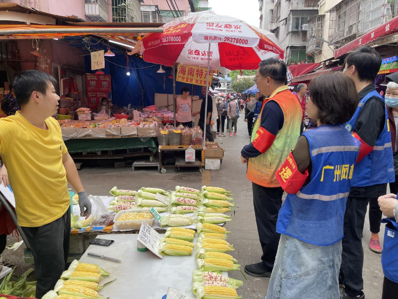 花地街道贯彻落实花地街道党工委关于百合园市场周边区域、中市外约新街市容环境综合整治的工作思路，大力开展专项整治系列行动，并取得良好成效A.png