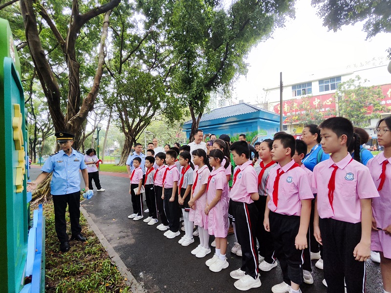 4广州市生态环境局荔湾分局执法一科先进个人讲解水资源保护相关知识.jpg