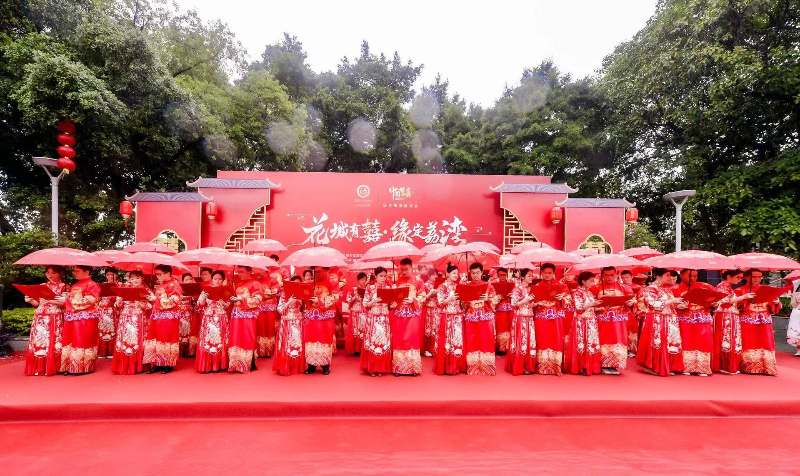 图：30对新人在主会场进行结婚宣誓仪式。.jpg