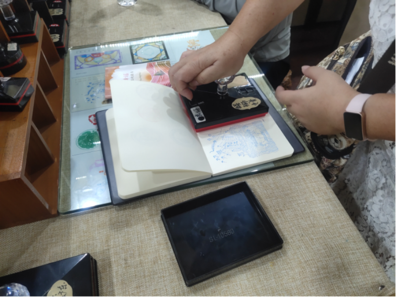 图六：广东旅游出版社粤书吧集章活动加强了粤书吧与读者间的交流互动.jpg