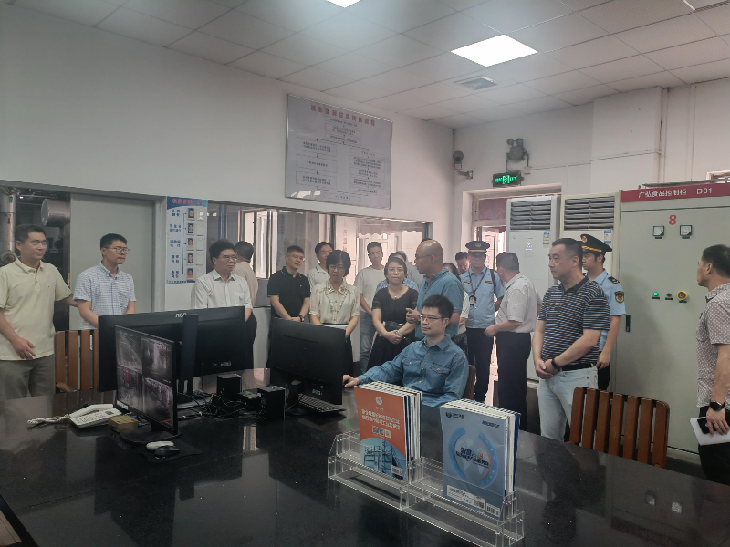 荔湾区人大常委会监督检查组、区应急管理局到广东省广弘食品集团有限公司实地调研和监督检查.jpg