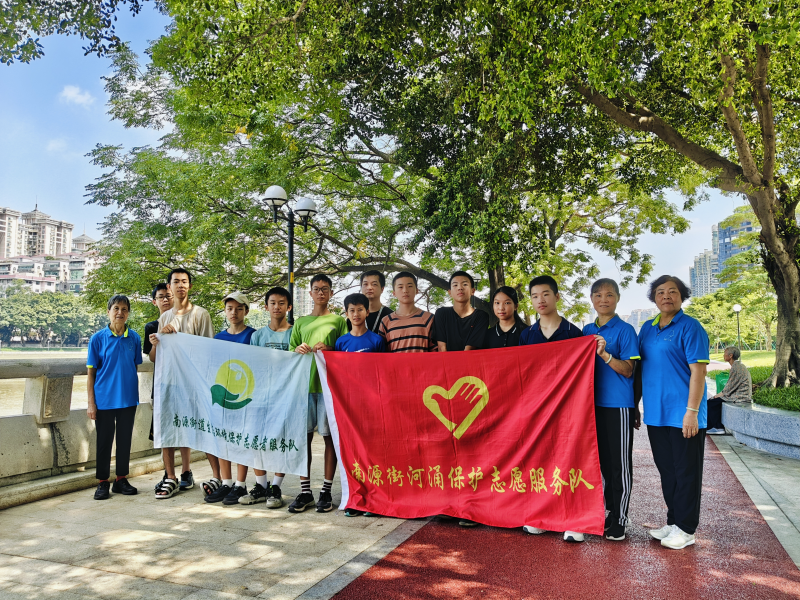 图：巡河合照.png