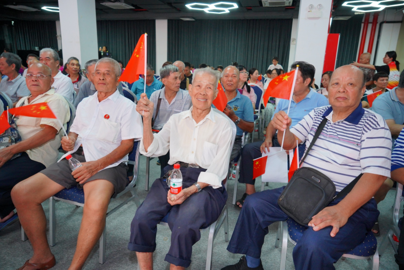 中南街：“永不褪色的铁血军魂”国庆爱国主题活动顺利开展（组图9）.png
