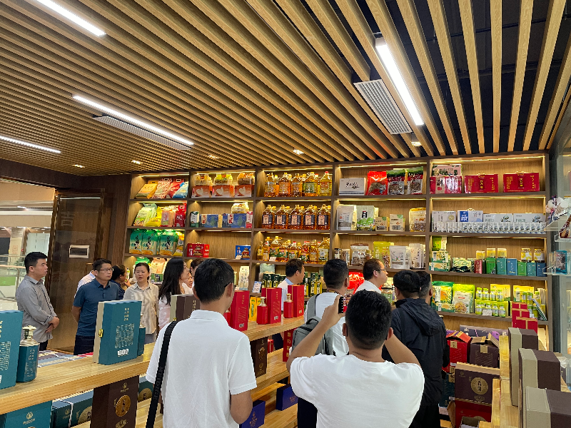 2024.10.15区工商联：荔湾惠水两地民营经济代表人士举办“东西部合作交流”活动2.jpg