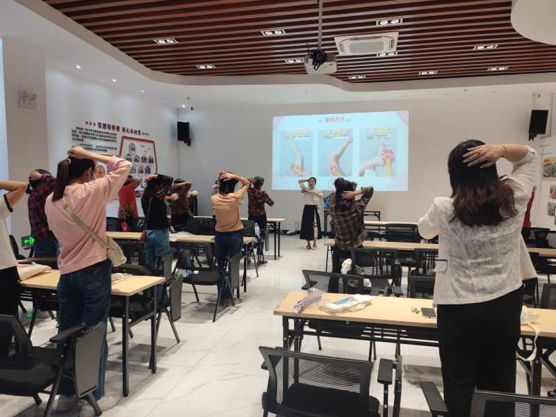 中南街：举办“各美其美”——艾草手工养生锤活动（组图3）.png
