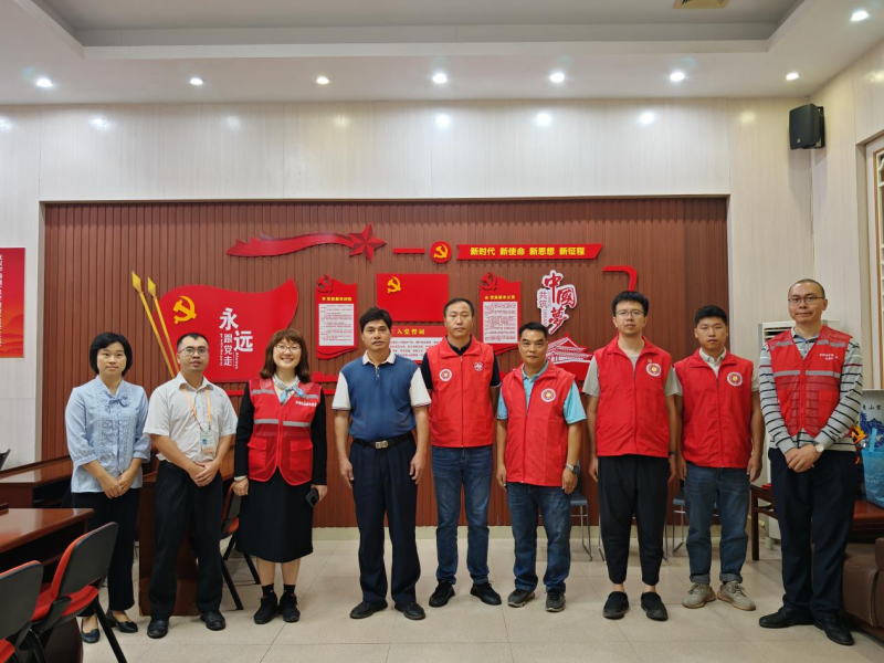中南街：“让理想信念之光照亮校园”退役军人红色宣讲活动顺利举行（组图5）.png
