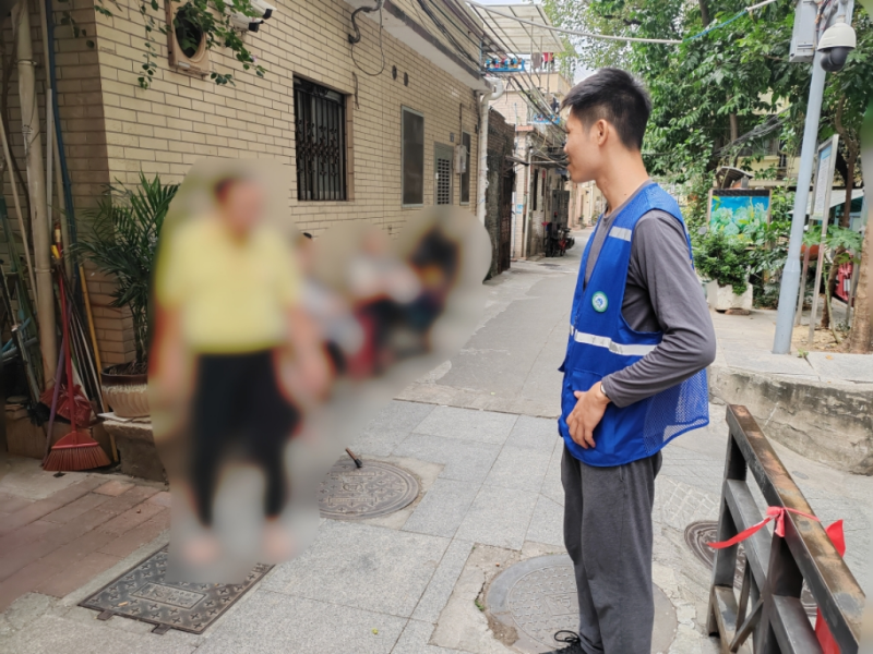 图：社区居民向网格员反映情况.png