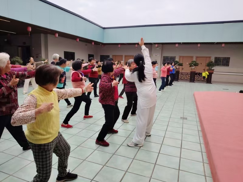 中南街：养生八段锦 健康常相伴（组图3）.png