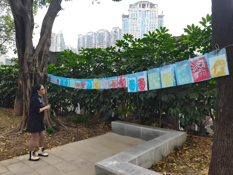 图：“水土保持”非遗剪纸作品展示区.jpeg