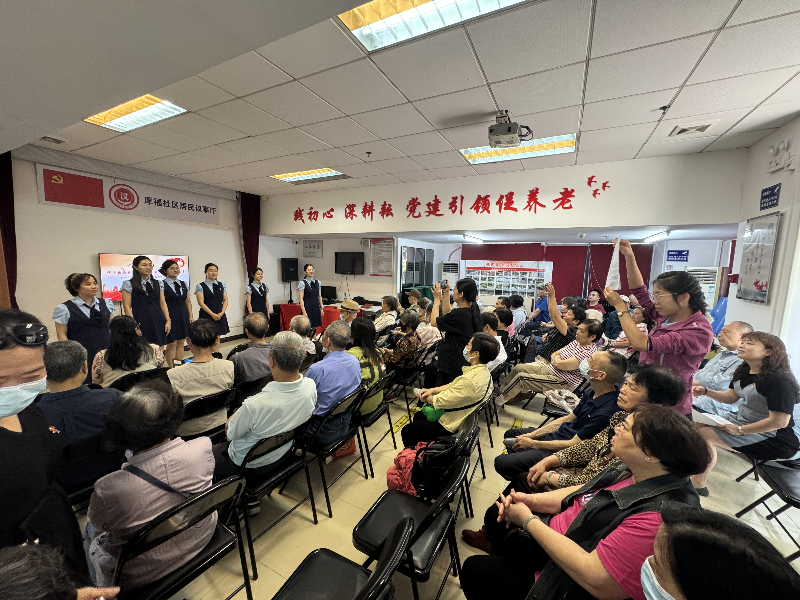 家祠幼儿园党支部书记王丹丹带领党员、团员们带来了精彩的朗诵节目.png