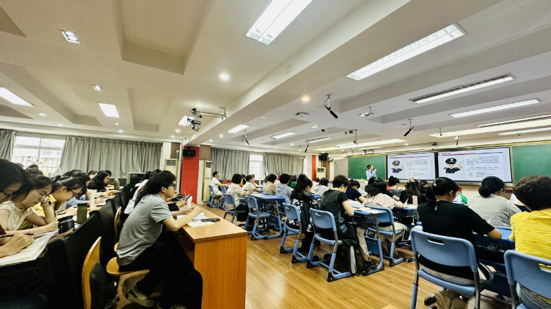 学校老师参加反诈宣讲.png