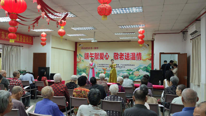 图：献唱粤曲.jpg